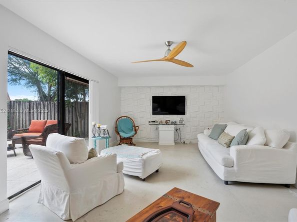 839 Blue Ridge Cir 839, West Palm Beach FL 33409