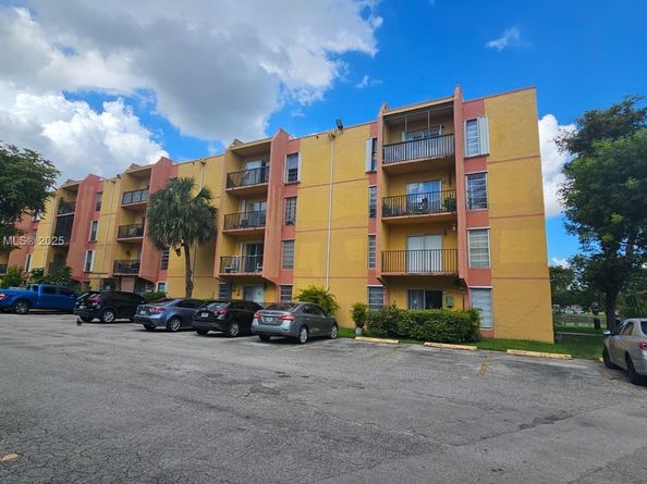 4709 NW 7th St 1059, Miami FL 33126