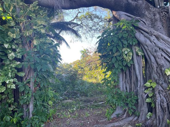 4681 SW 33rd Ave, Dania Beach FL 33312