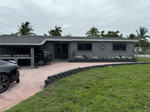 1241 NW 196th St, Miami Gardens FL 33169