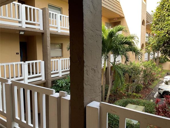 9201 Sunrise Lakes Blvd 205, Sunrise FL 33322
