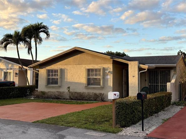 10611 SW 23rd Ter, Miami FL 33165