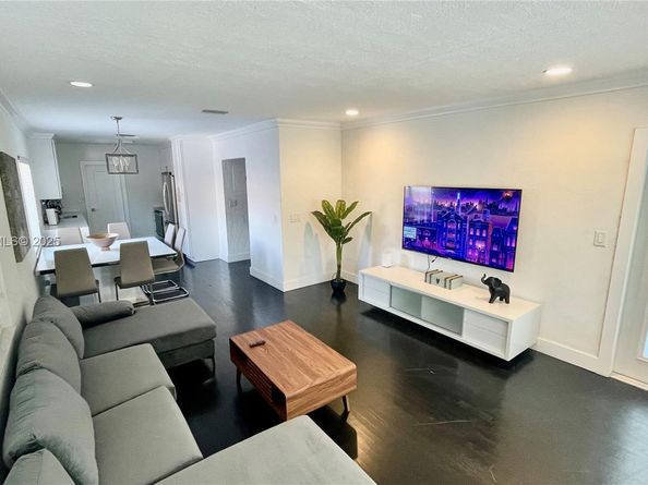 1955 Washington St, Hollywood FL 33020