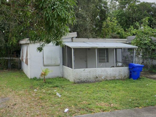 5636 Arthur St, Hollywood FL 33021