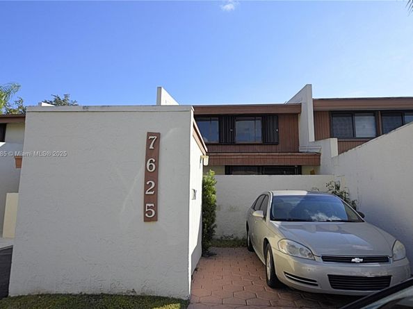 7625 SW 106th Ave, Miami FL 33173