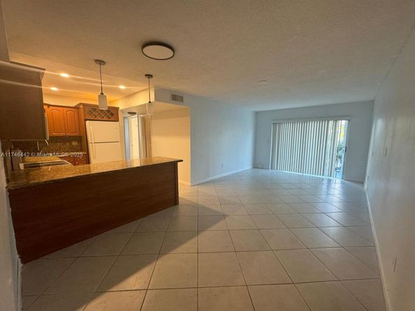 3642 NE 171st St 306, North Miami Beach FL 33160