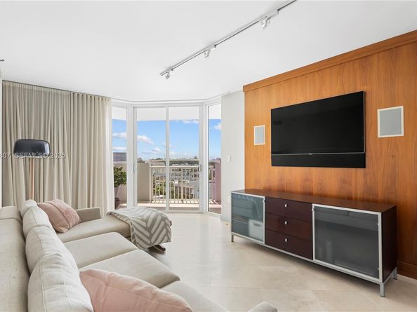 1621 Bay Rd 807, Miami Beach FL 33139