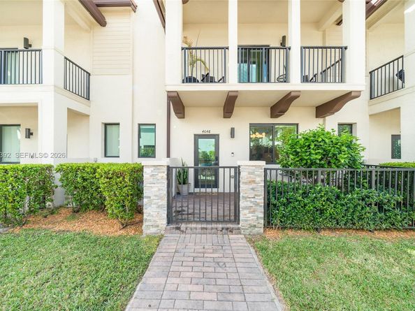 4648 NW 83rd Ave, Doral FL 33166