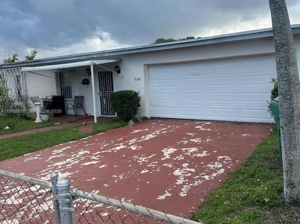 16300 NW 19th Ct, Miami Gardens FL 33054