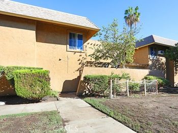 1272 E Mcfadden