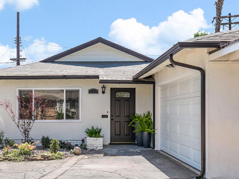 2211 Casitas Avenue, Altadena CA 91001