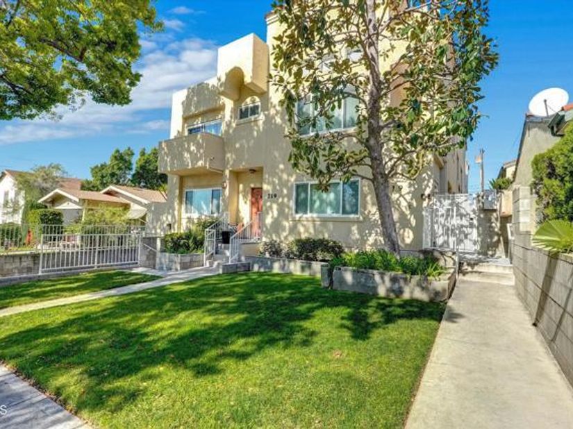 719 E Tujunga D, Burbank CA 91501