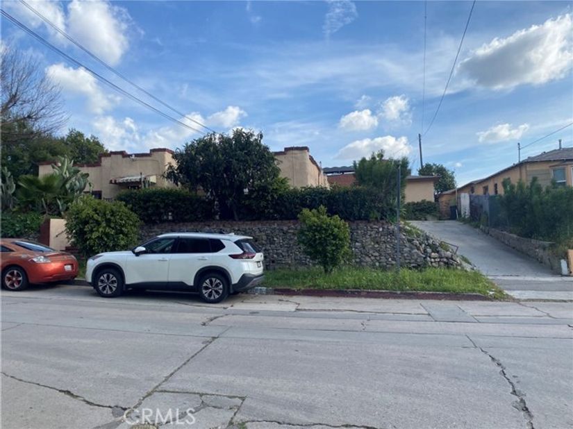 3000 Cazador, Los Angeles CA 90065