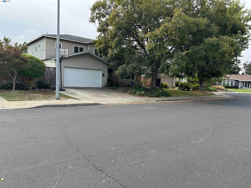 649 Jade Pl, Livermore CA 94550