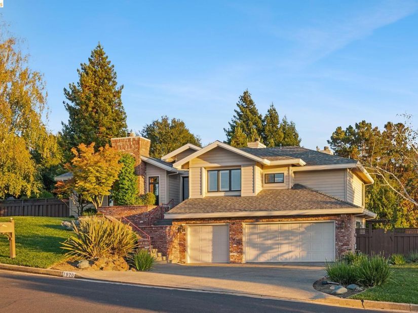 1920 Joseph Dr, Moraga CA 94556