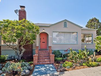 5439 Barrett Ave