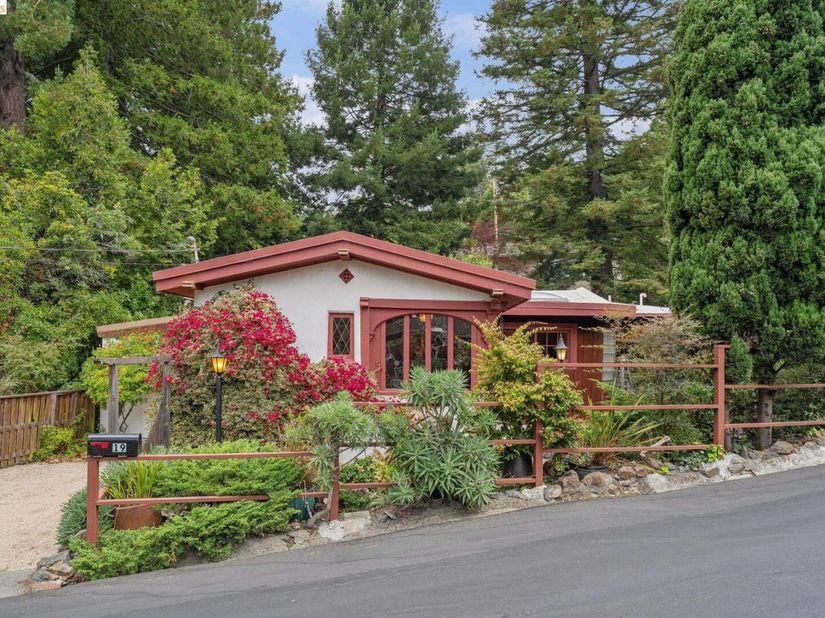 19 Sunset Dr, Kensington CA 94707