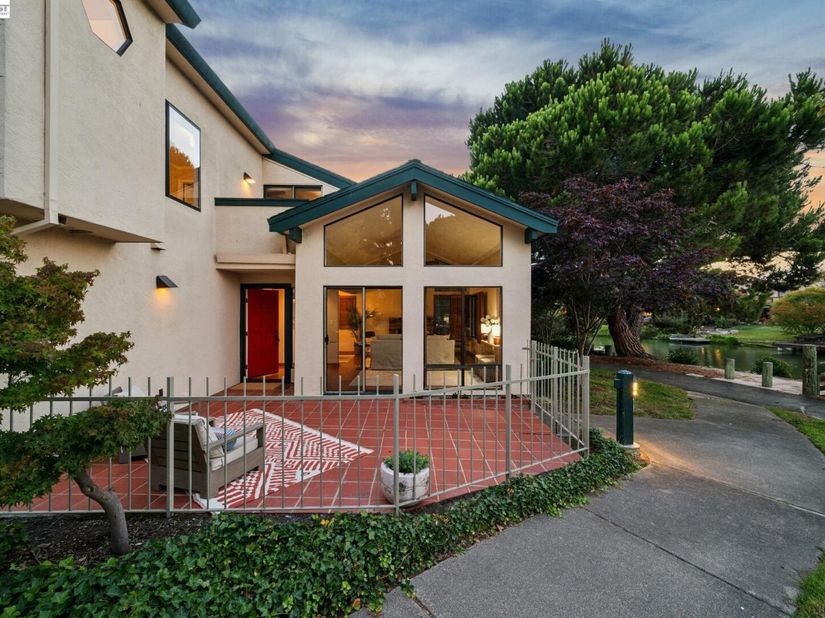 918 Ironwood Rd, Alameda CA 94502