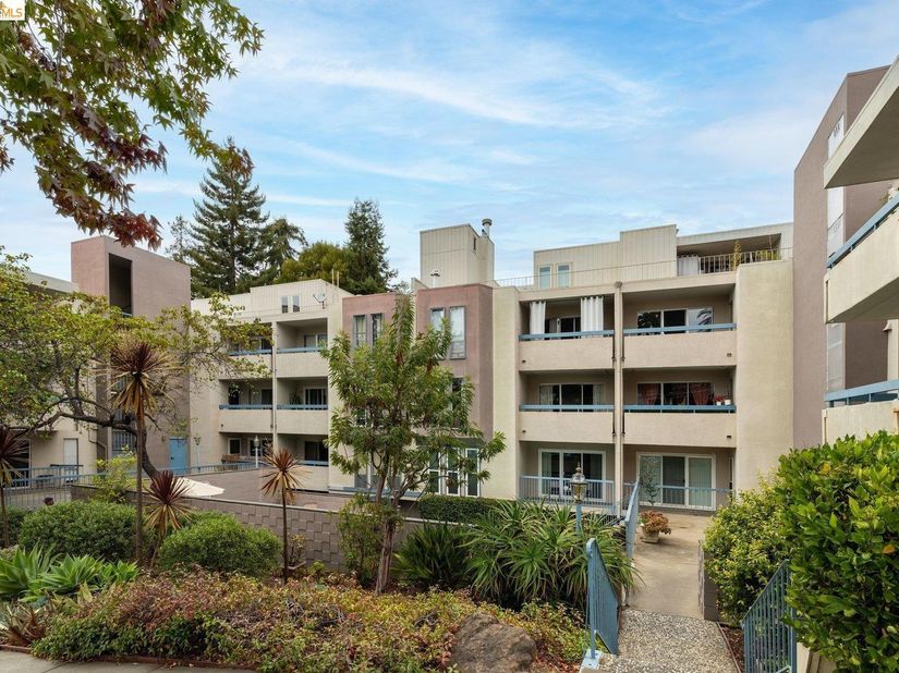 385 Jayne Ave 109, Oakland CA 94610