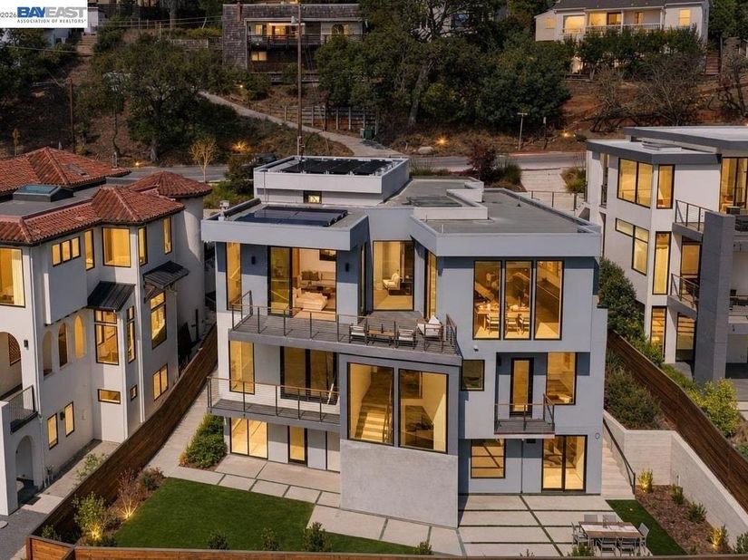 1026 Grizzly Peak Blvd, Berkeley CA 94708