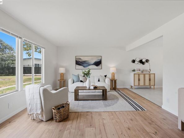 27803 Hummingbird Ct, Hayward CA 94545
