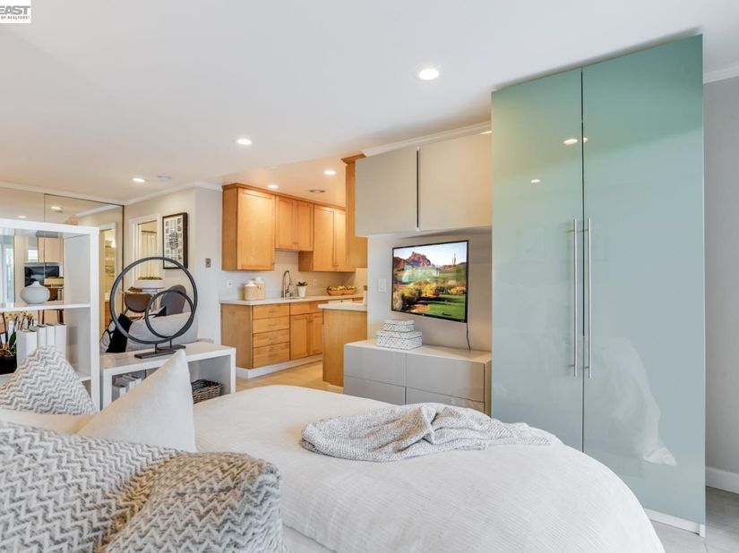 1458 Hudson Street 107, Redwood City CA 94523