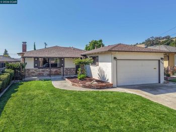 544 Ellery Pl