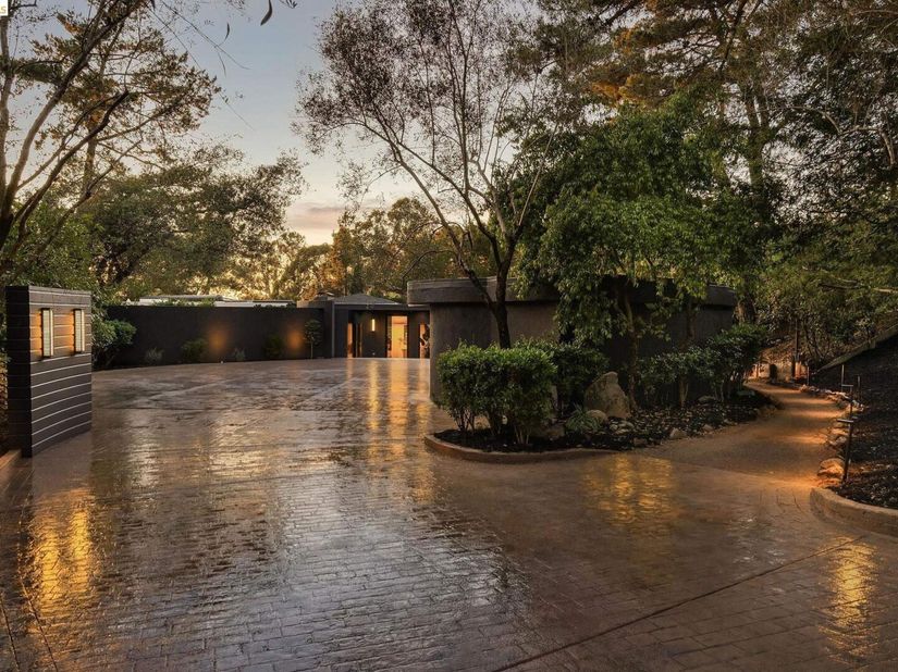 5645 Bacon Rd, Oakland CA 94619
