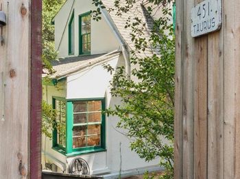 451 Taurus Ave