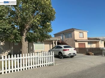 3466 Baumberg Ave