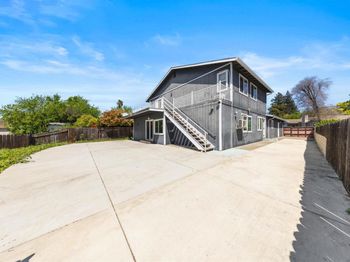2102 Overhill Rd