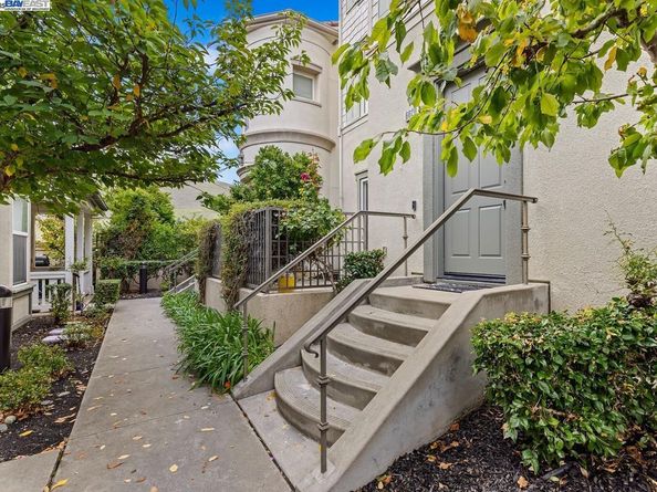 6020 Hillbrook Pl, Dublin CA 94568