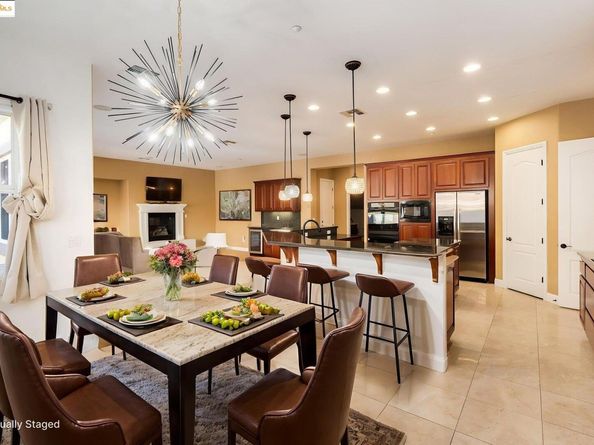 30 Arundel Dr, Hayward CA 94542