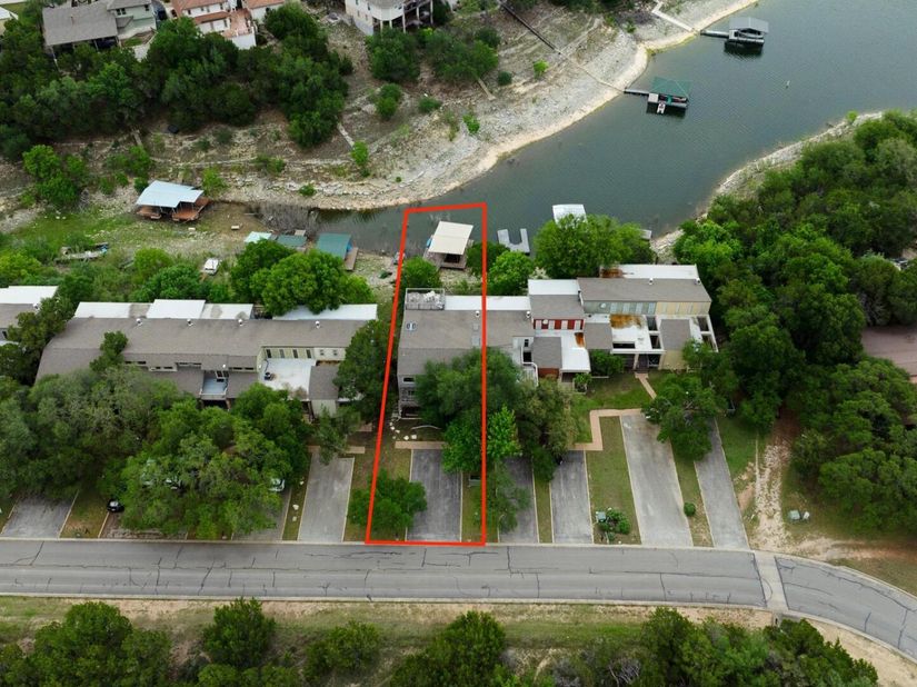 537 Venture BLVD S, Point Venture TX 78645