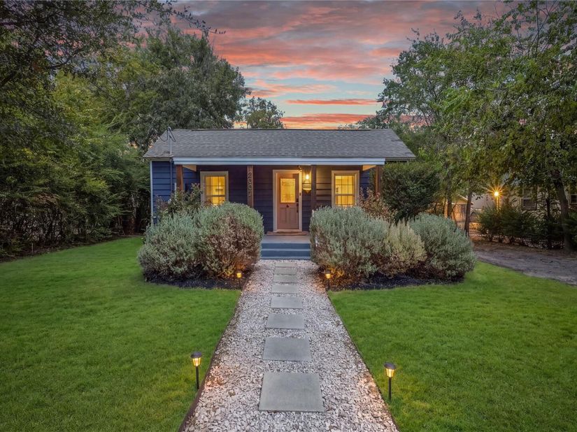 2007 S Church ST, Georgetown TX 78626