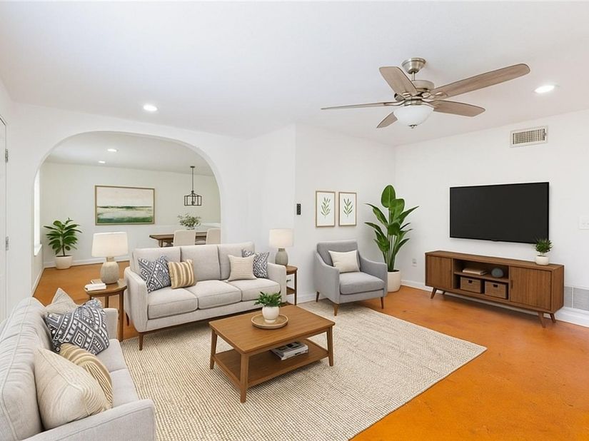 2302 E Side DR 11, Austin TX 78704