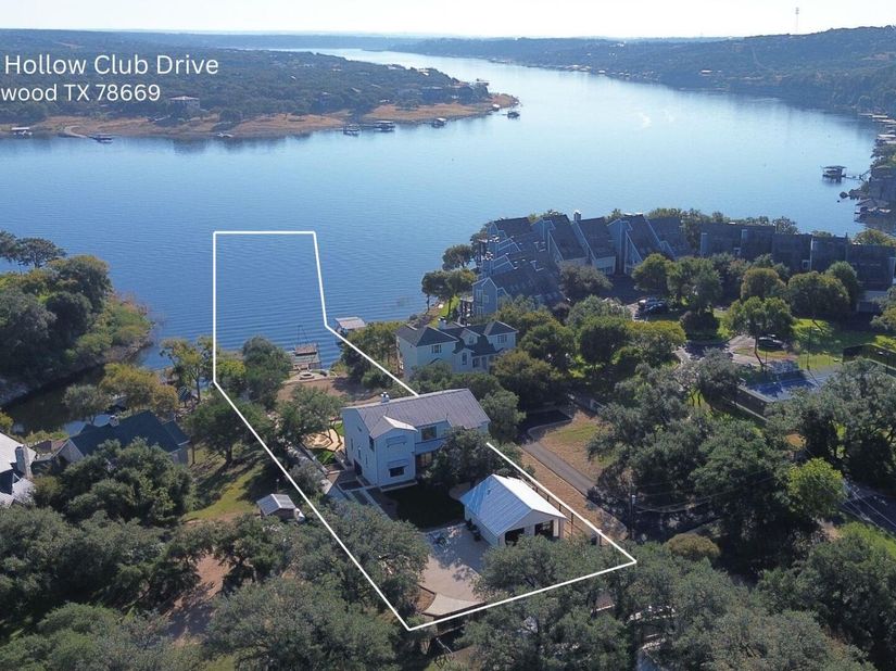 909 Cat Hollow Club DR, Spicewood TX 78669