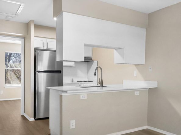 3012 Whisper Oaks LN J, Georgetown TX 78628