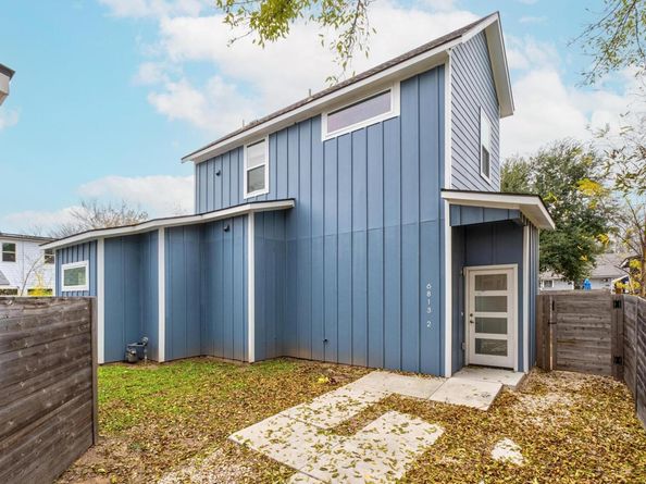 6813 Suena Dr 2, Austin TX 78741