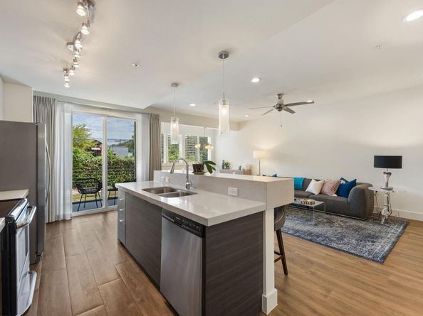 604 North Bluff DR 144, Austin TX 78745