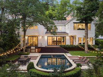 1015 Gaston Ave