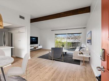 1304 Mariposa DR
