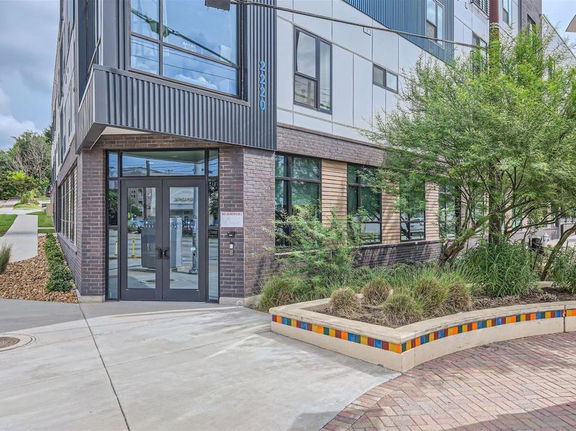 2220 Webberville RD 302, Austin TX 78702