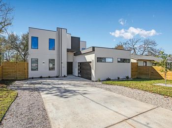 1901 W Saint Johns Ave