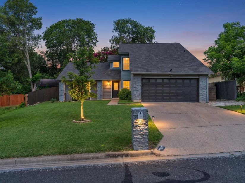 7906 Keneshaw DR, Austin TX 78745