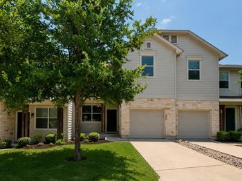 512 Eberhart LN