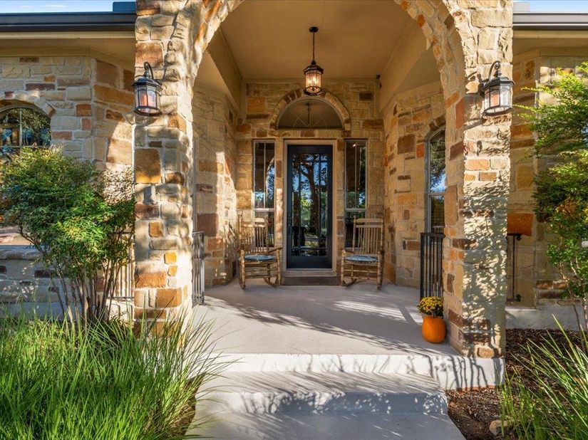 1328 Pasa Tiempo, Leander TX 78641
