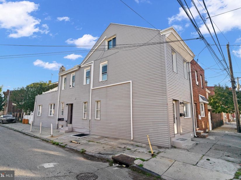 2724 Ash Street, Philadelphia PA 19137