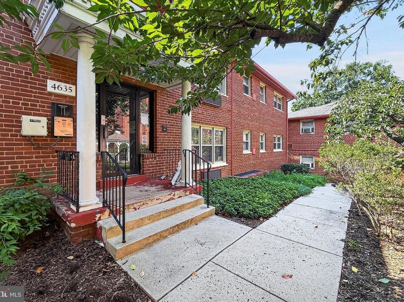 4635 20TH Road N 10, Arlington VA 22207
