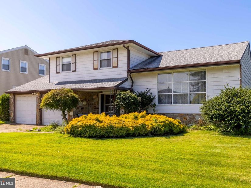 9736 Portis Road, Philadelphia PA 19115